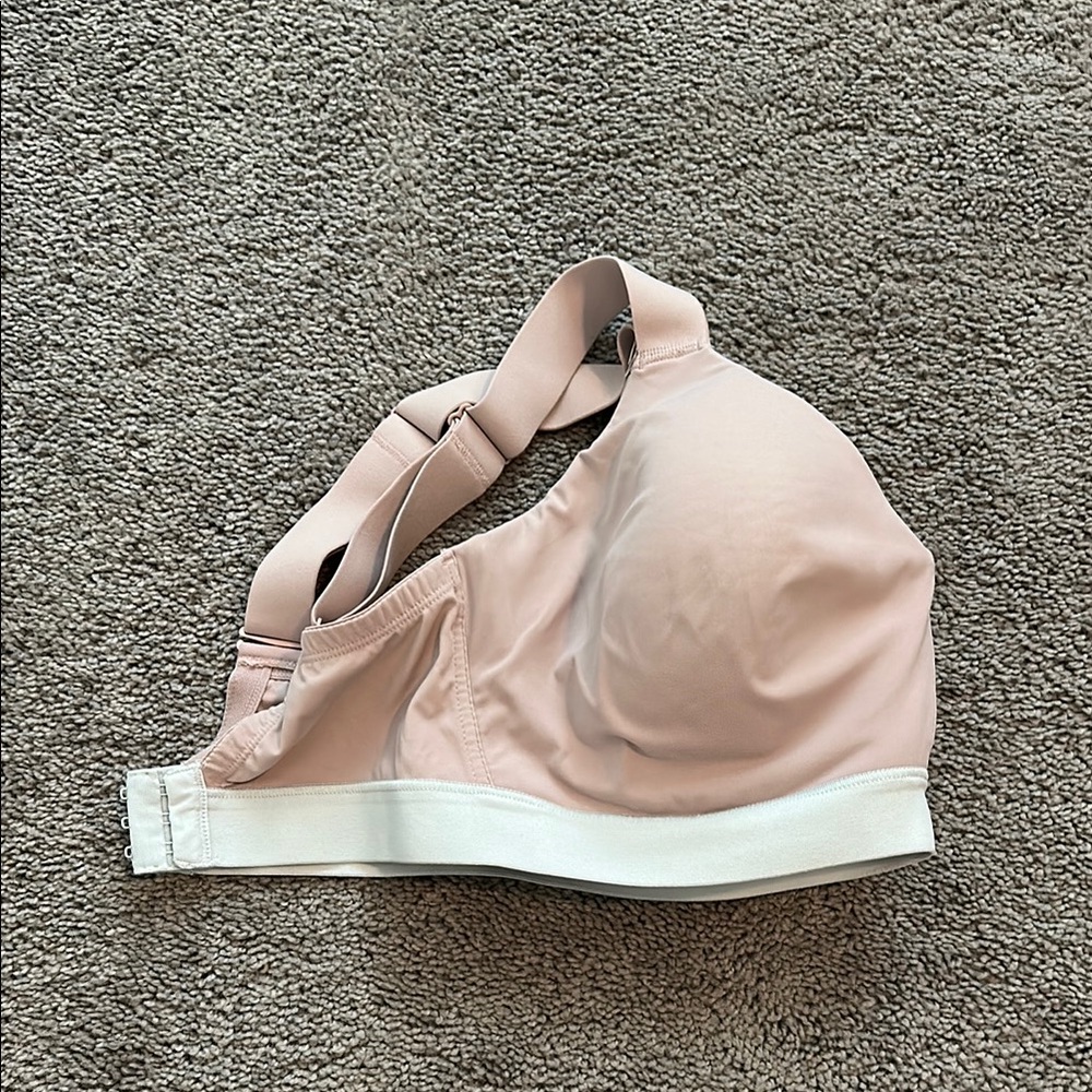 Natori Blush and White Bra - Picture 6 of 7